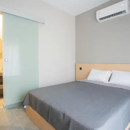 21 Apartment *